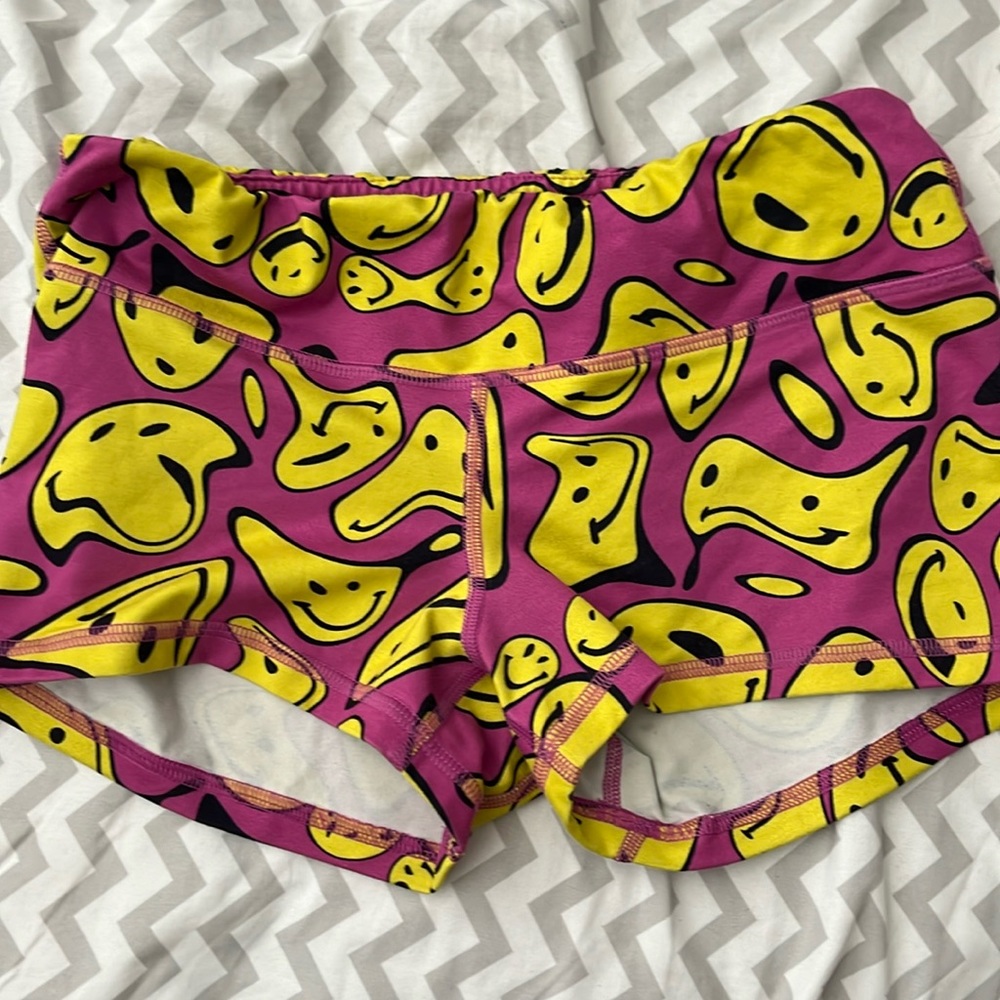 Fleo 😃 💖 shorts sz M